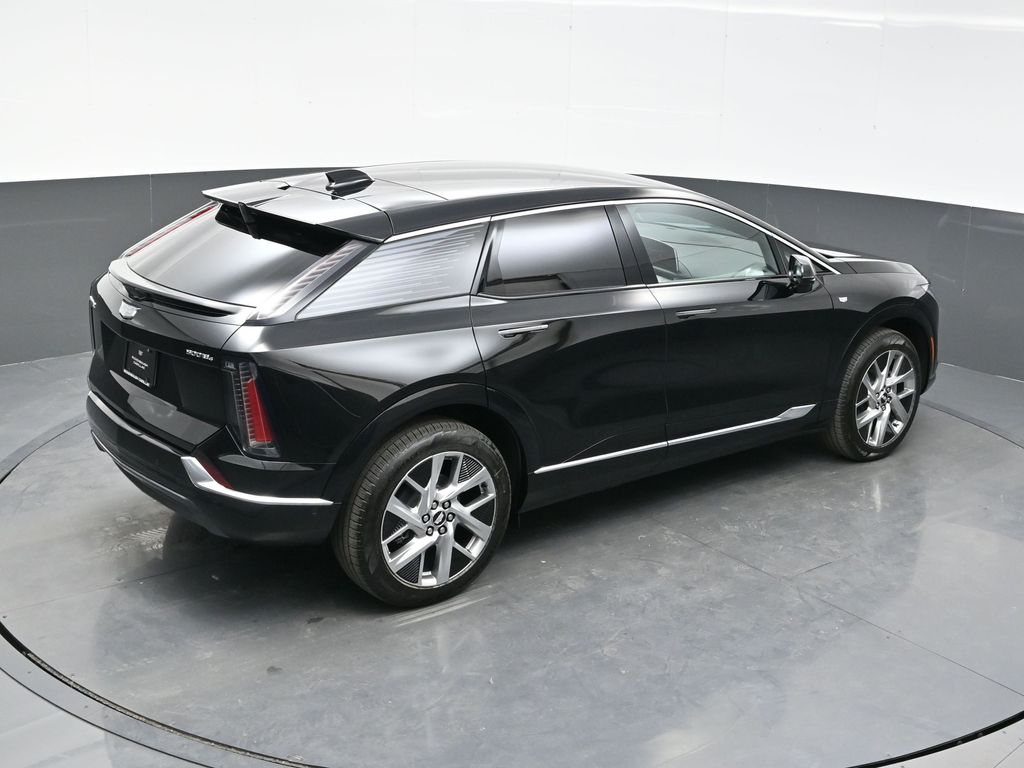 2025 Cadillac Optiq Luxury photo 30