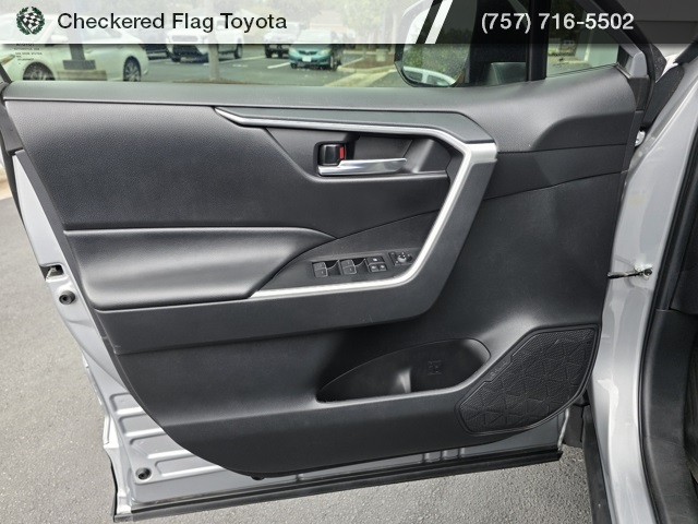 2024 Toyota RAV4 Hybrid XLE photo 15