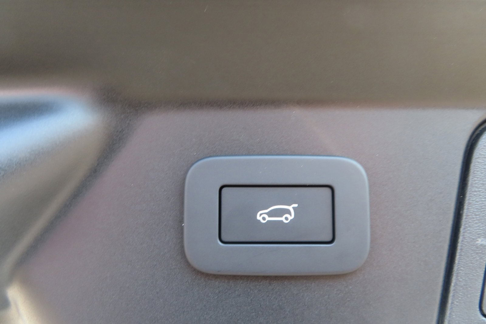 2025 Land Rover Range Rover Velar SE photo 23