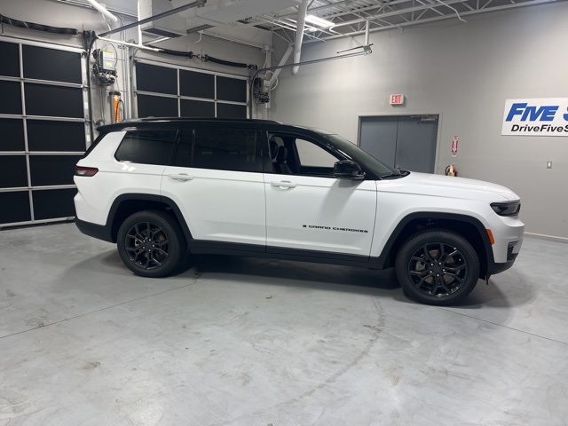 2025 Jeep Grand Cherokee L Limited's photo