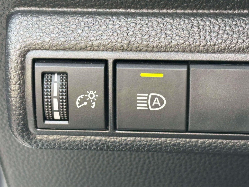 2022 Toyota Corolla LE photo 16