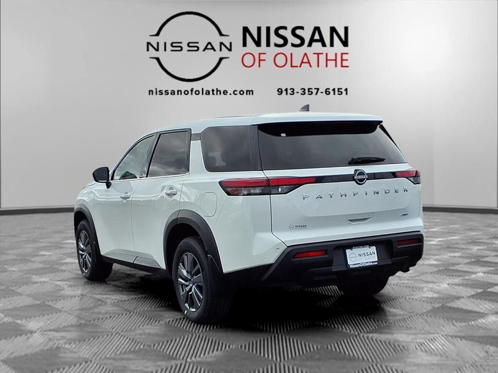 2025 Nissan Pathfinder S photo 3