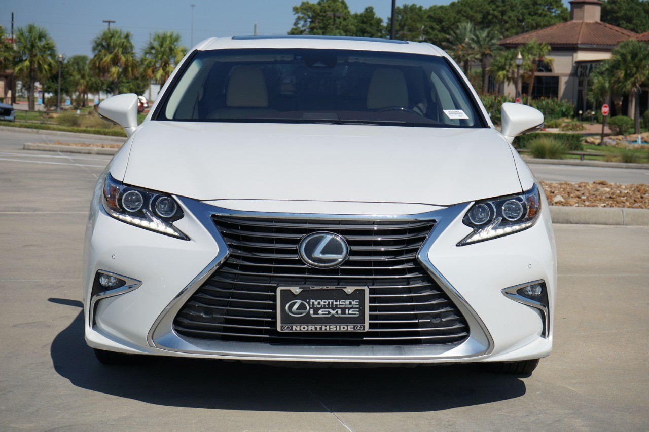 2017 Lexus ES 350 photo 2