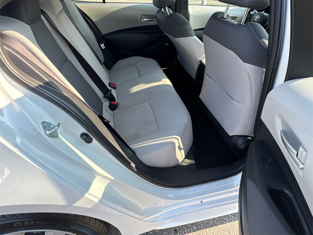 2021 Toyota Corolla LE photo 14