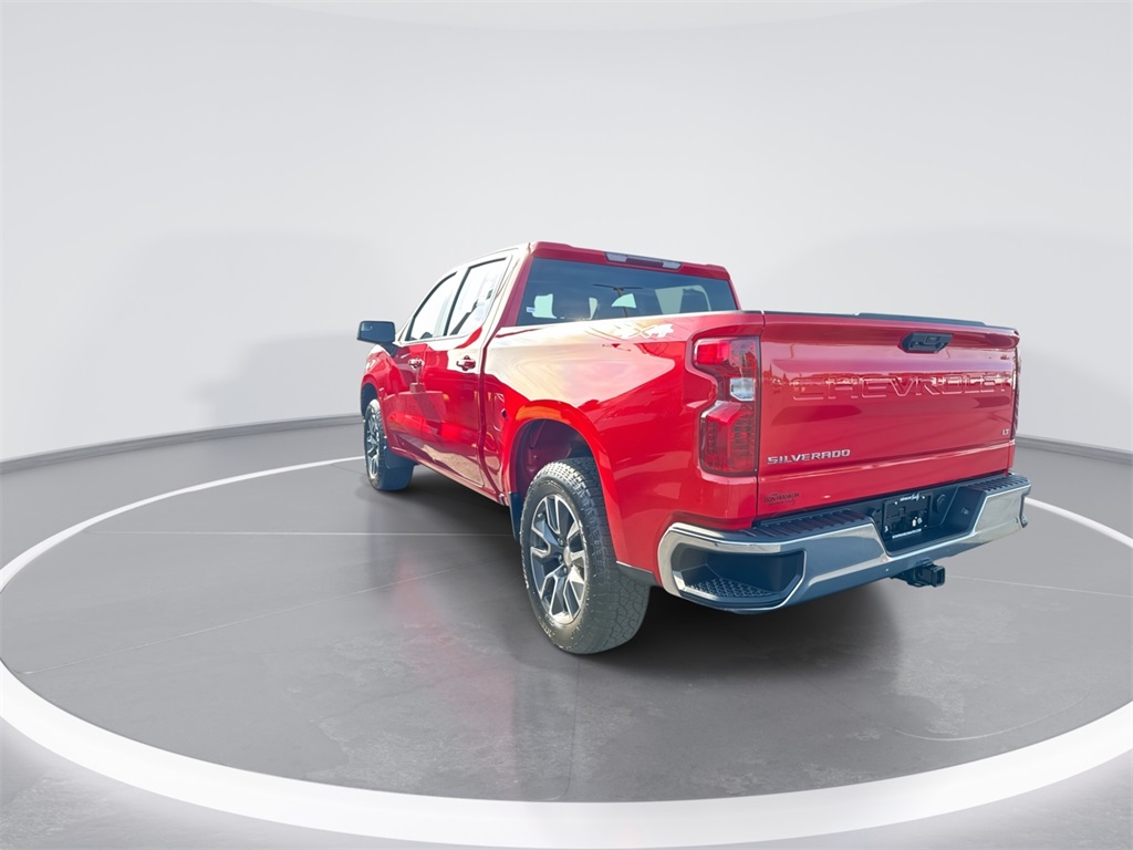 2022 Chevrolet Silverado 1500 LT photo 3