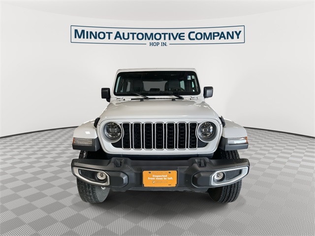 2024 Jeep Wrangler Sahara photo 3