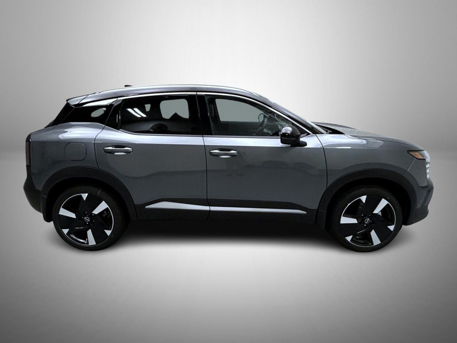 2025 Nissan Kicks SR photo 4