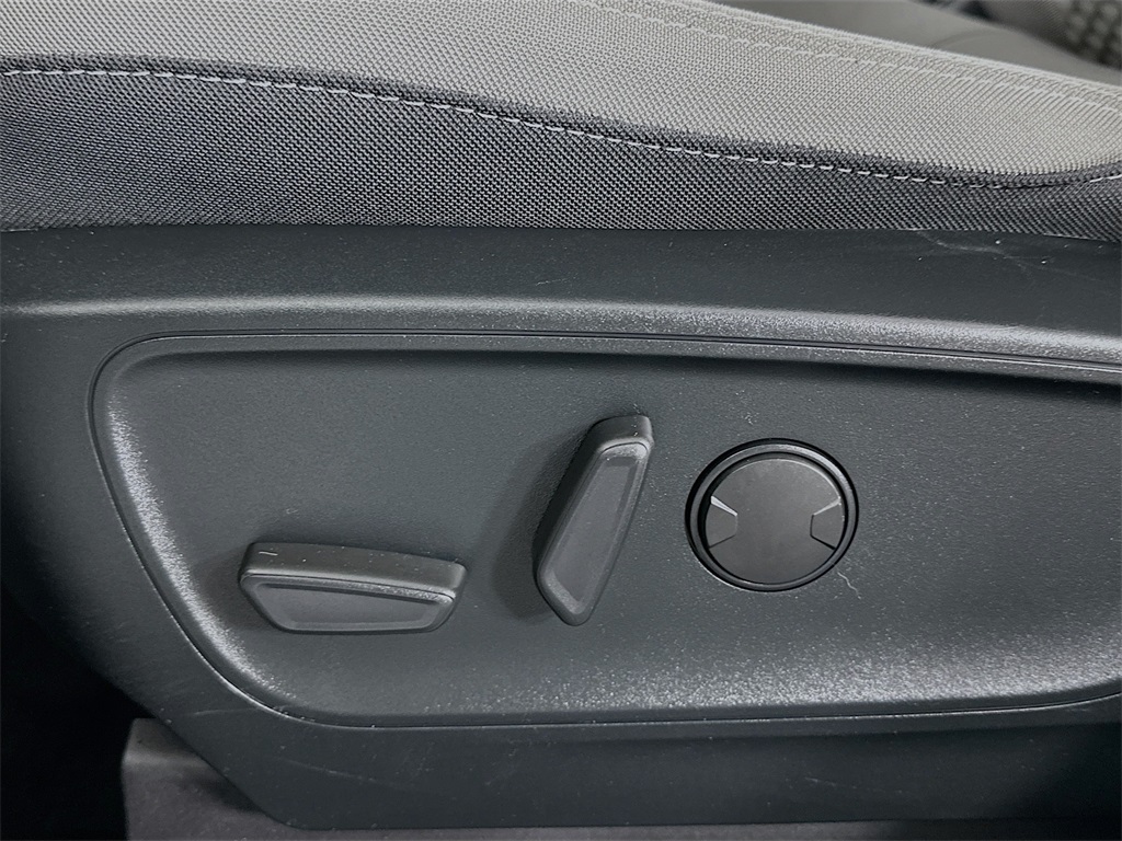 2020 Ford Escape SE photo 18
