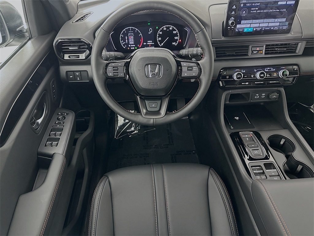 2025 Honda Pilot TrailSport photo 2