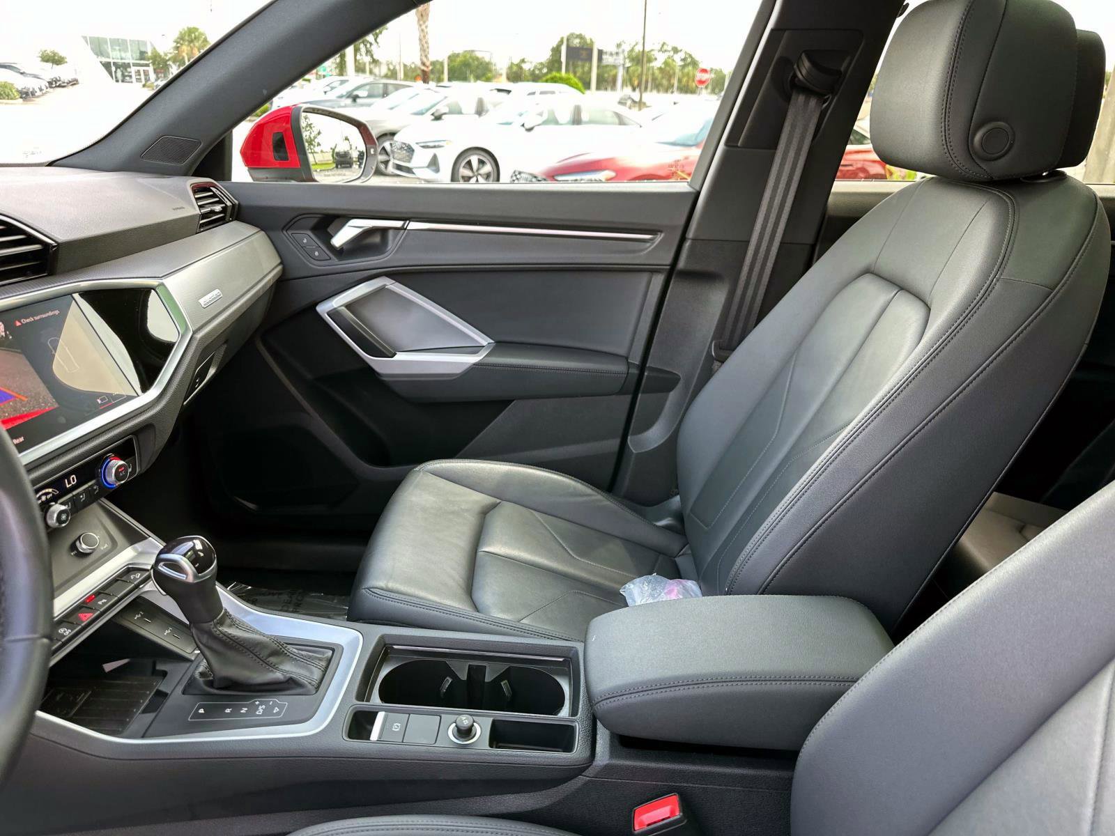 2024 Audi Q3 45 TFSI S line Premium photo 23