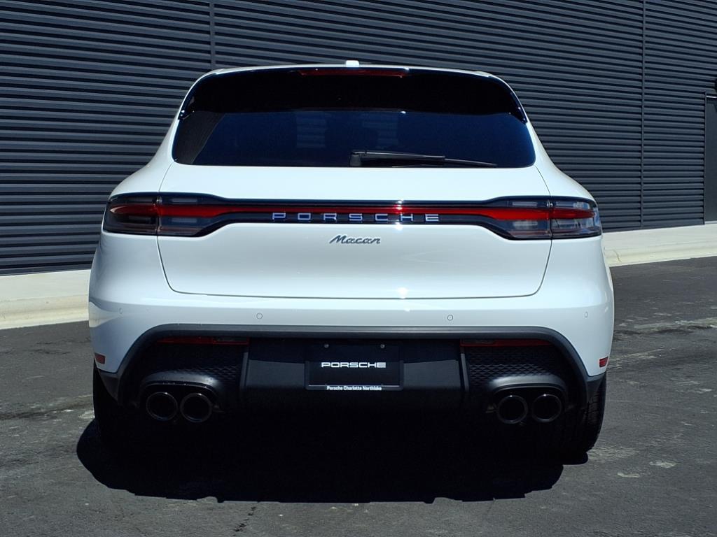 2024 Porsche Macan T photo 28