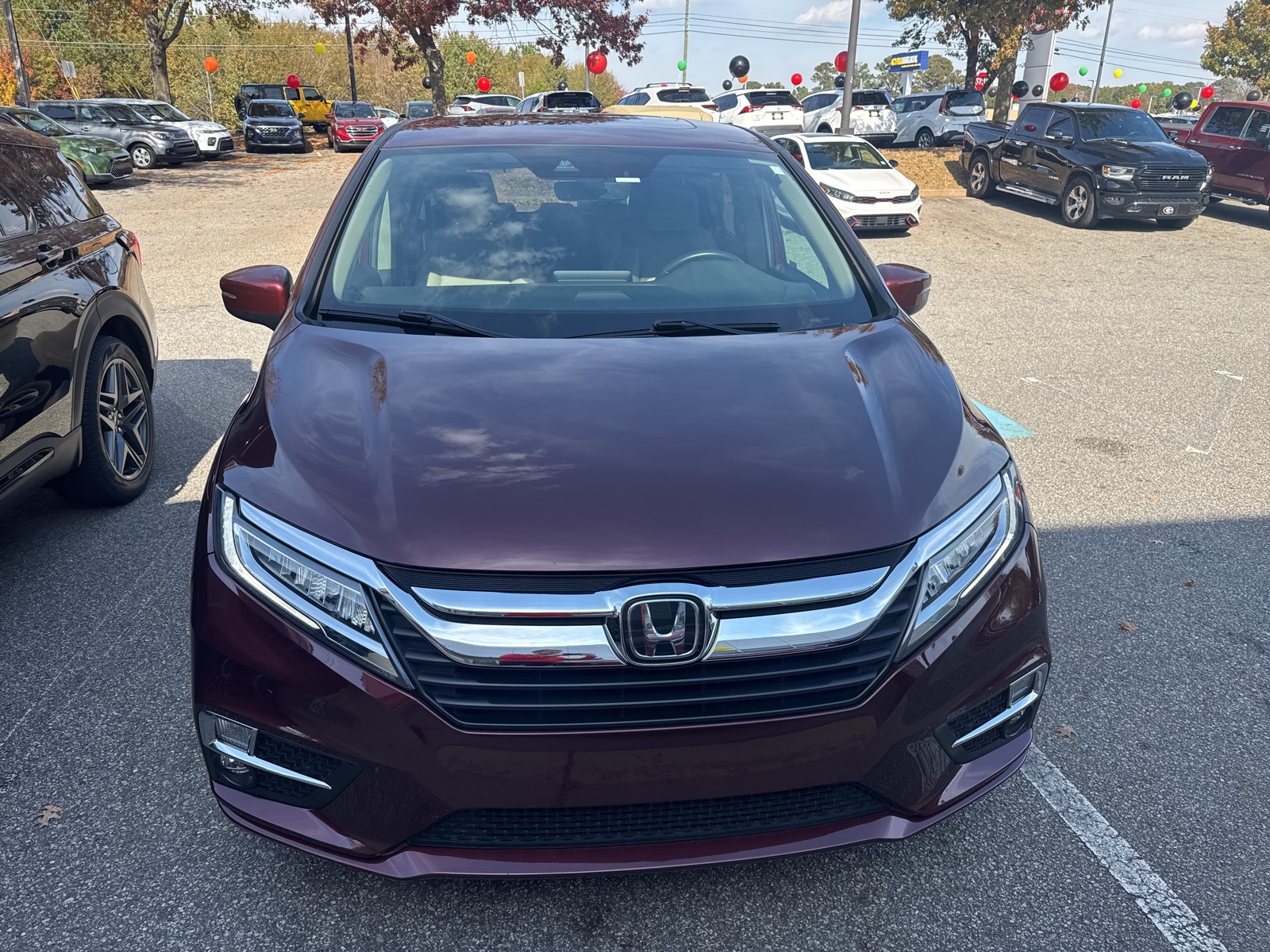 2018 Honda Odyssey Touring photo 2