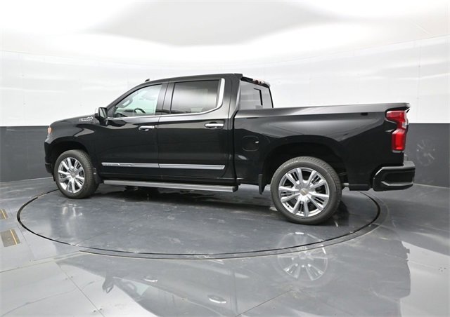 2025 Chevrolet Silverado 1500 High Country photo 4