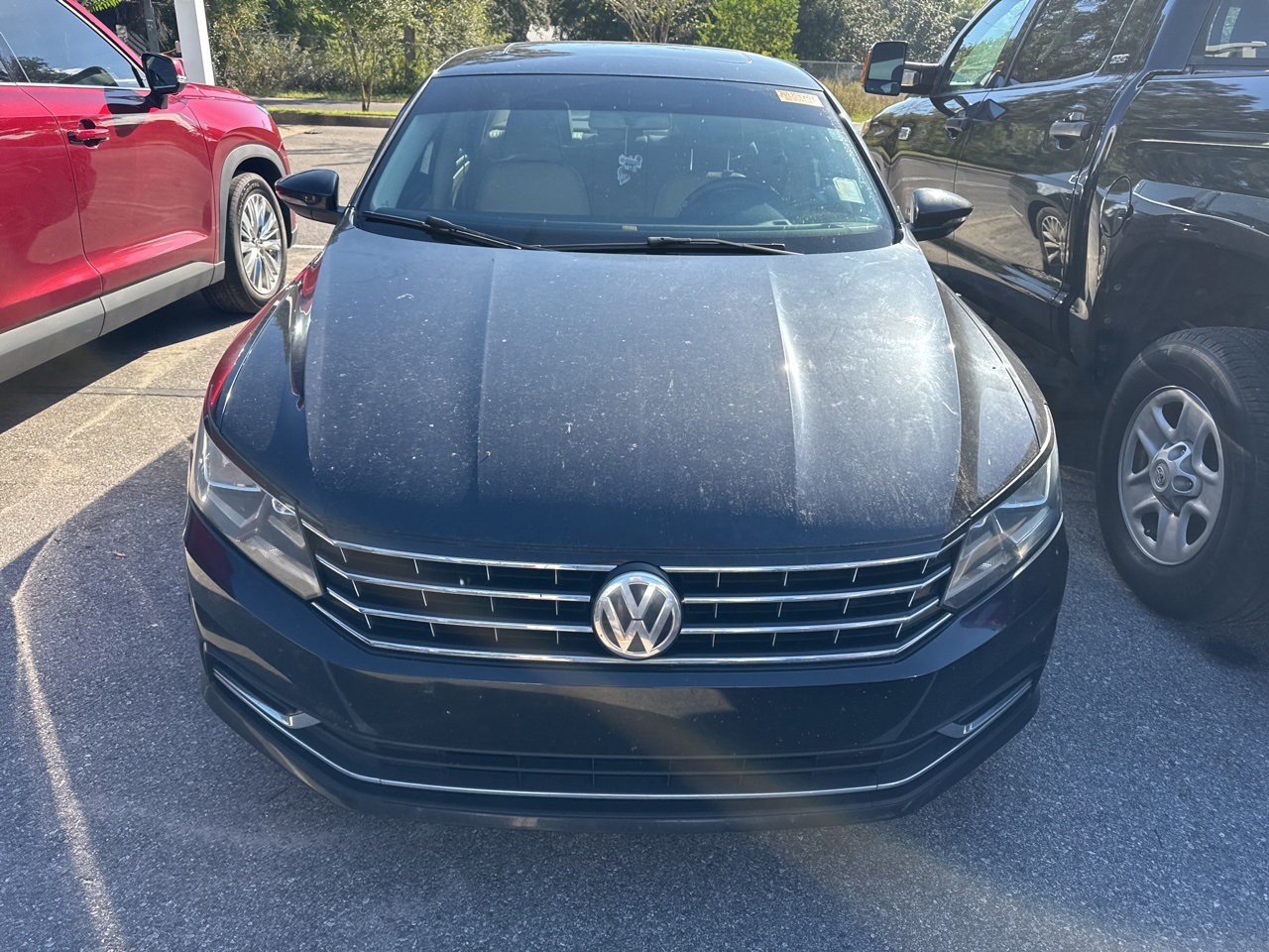 2017 Volkswagen Passat SE photo 2