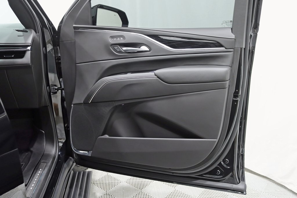 2024 Cadillac Escalade V-Series photo 37