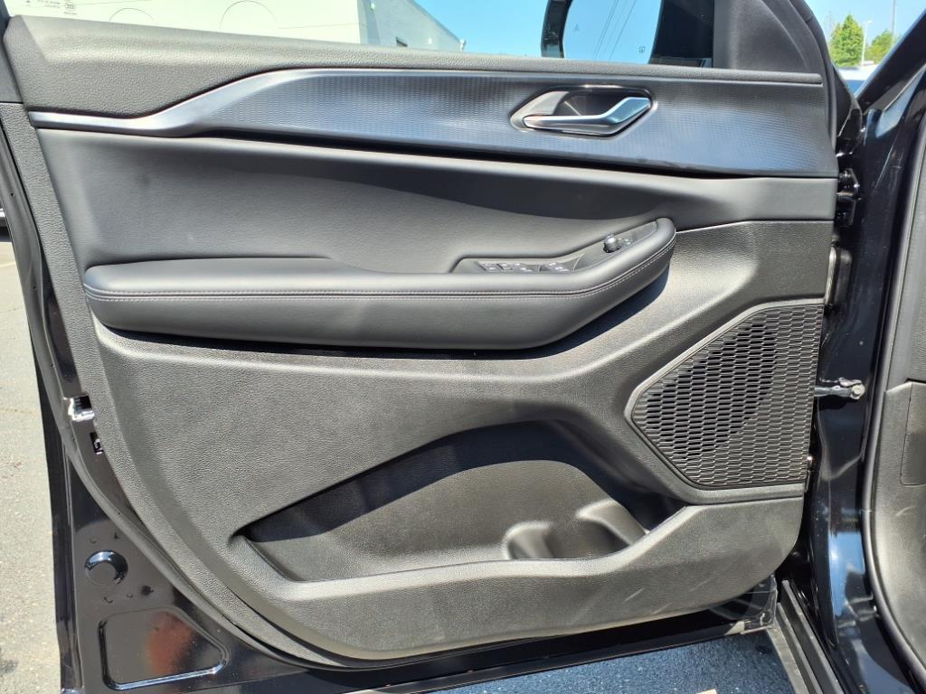 2025 Jeep Grand Cherokee Altitude X photo 4