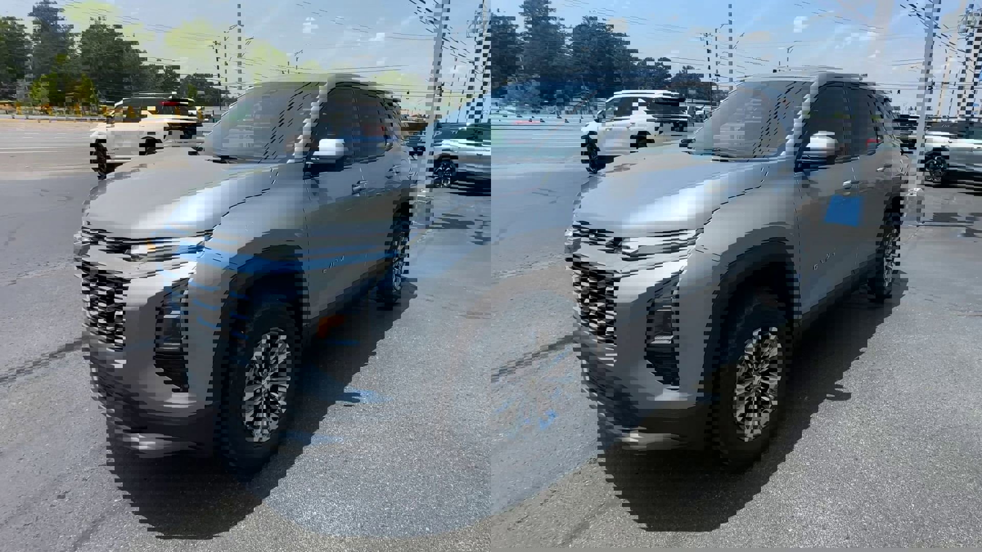2026 Chevrolet Equinox LT photo 3