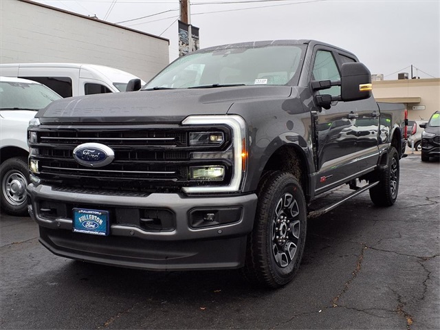 2026 Ford F-350 Super Duty Platinum's photo