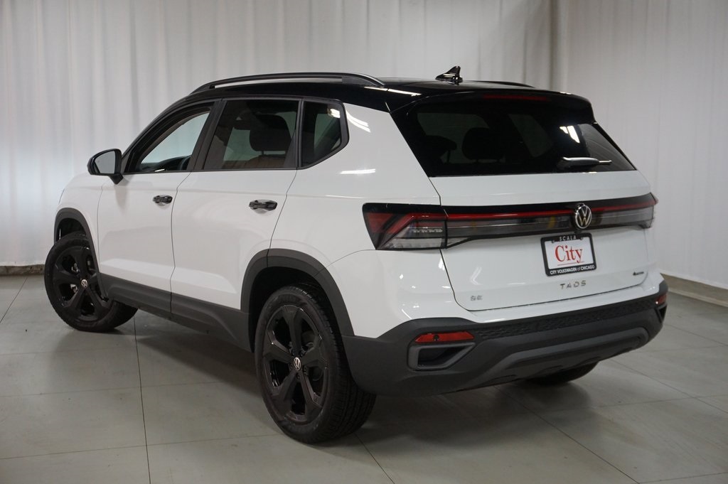 2025 Volkswagen Taos SE photo 2