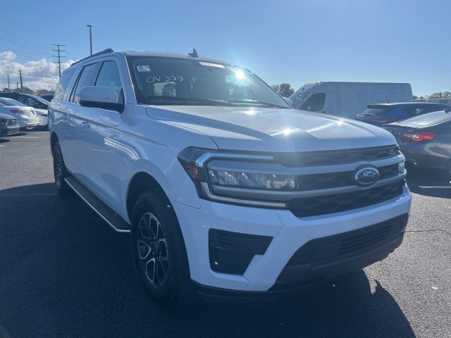 2023 Ford Expedition XLT's photo