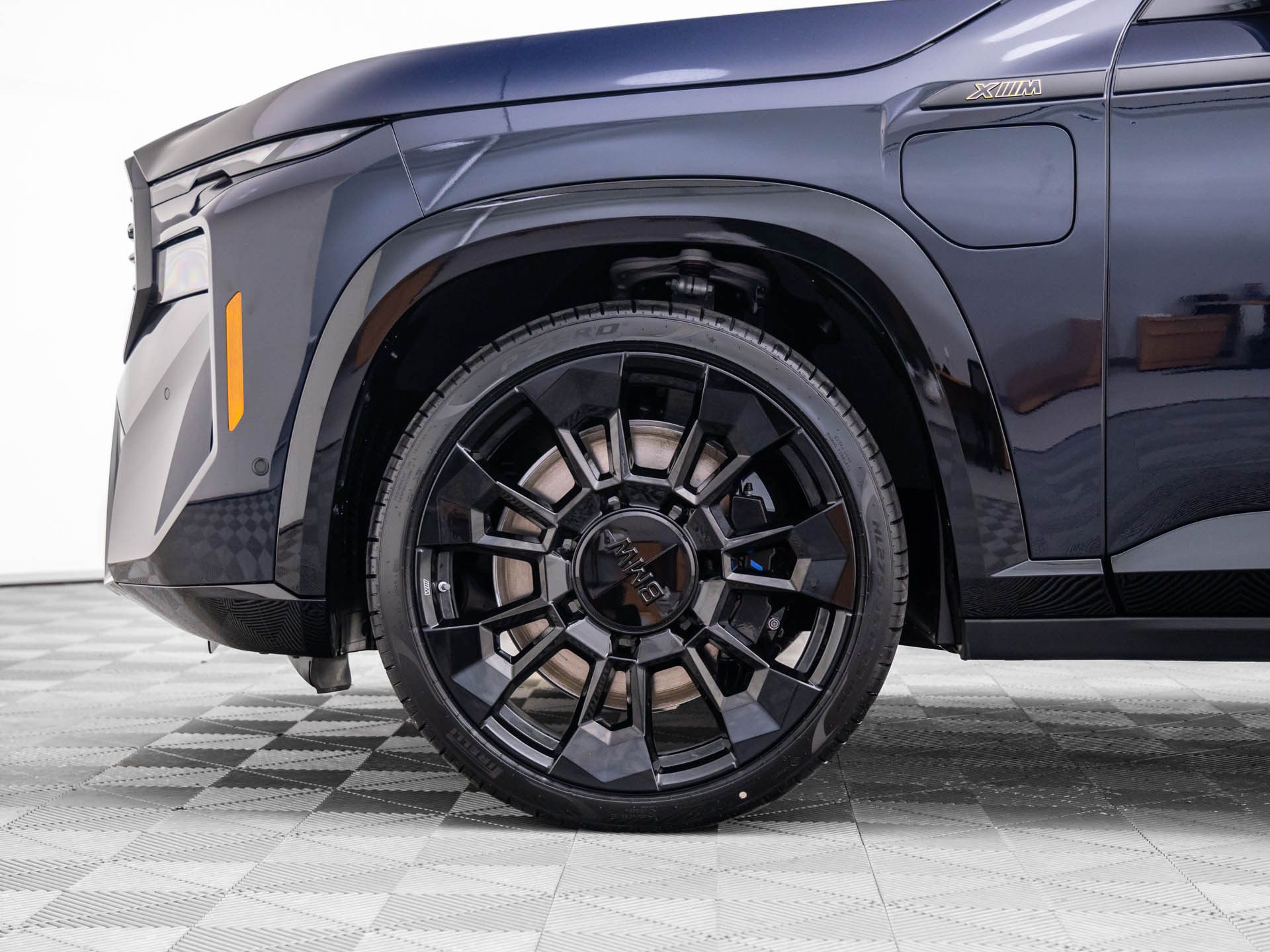 New 2025 Carbon Black Metallic BMW Base image 40