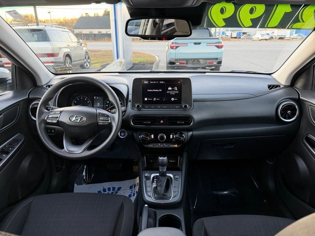 2023 Hyundai Kona SEL photo 3