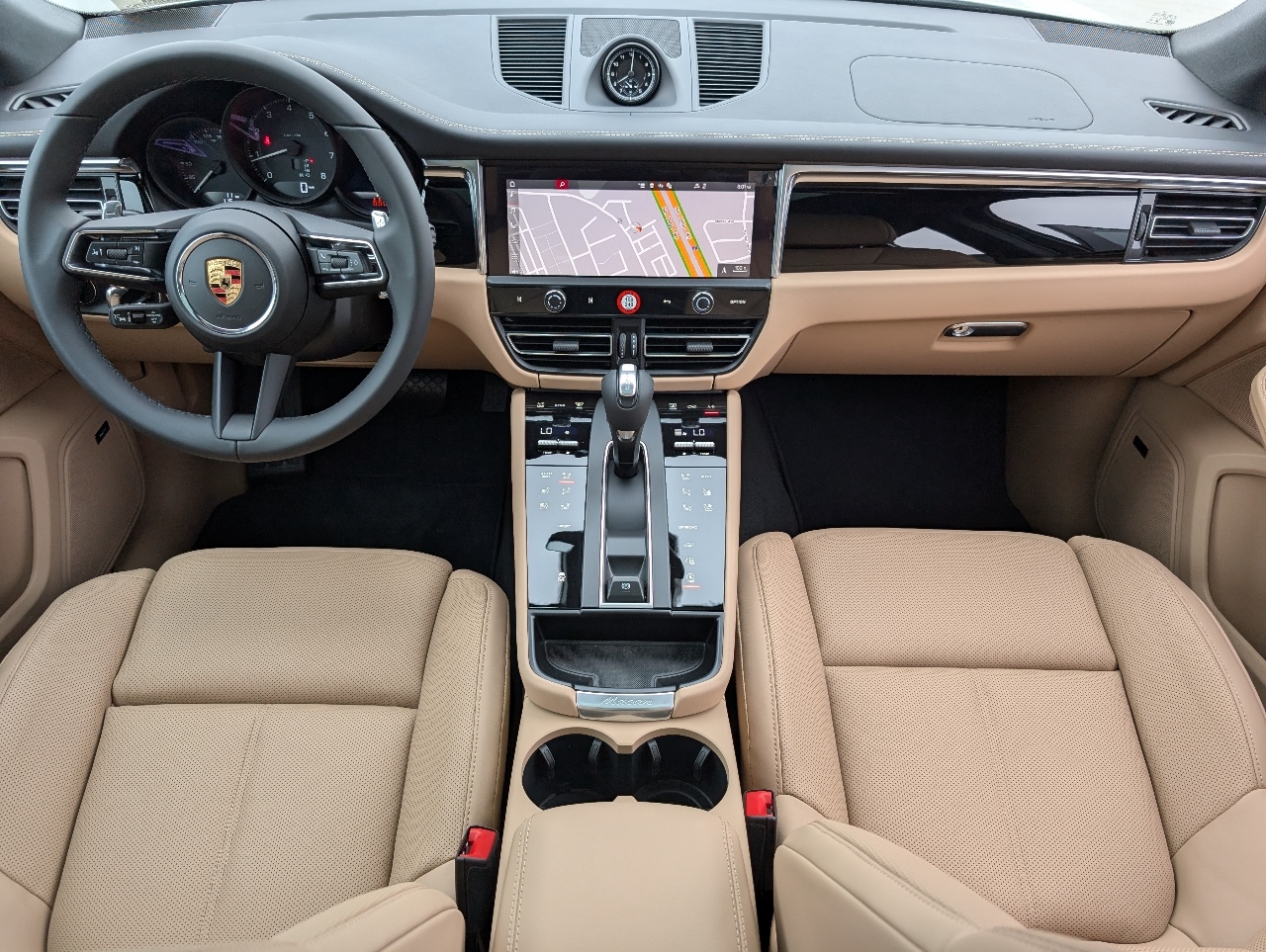 2025 Porsche Macan T photo 6