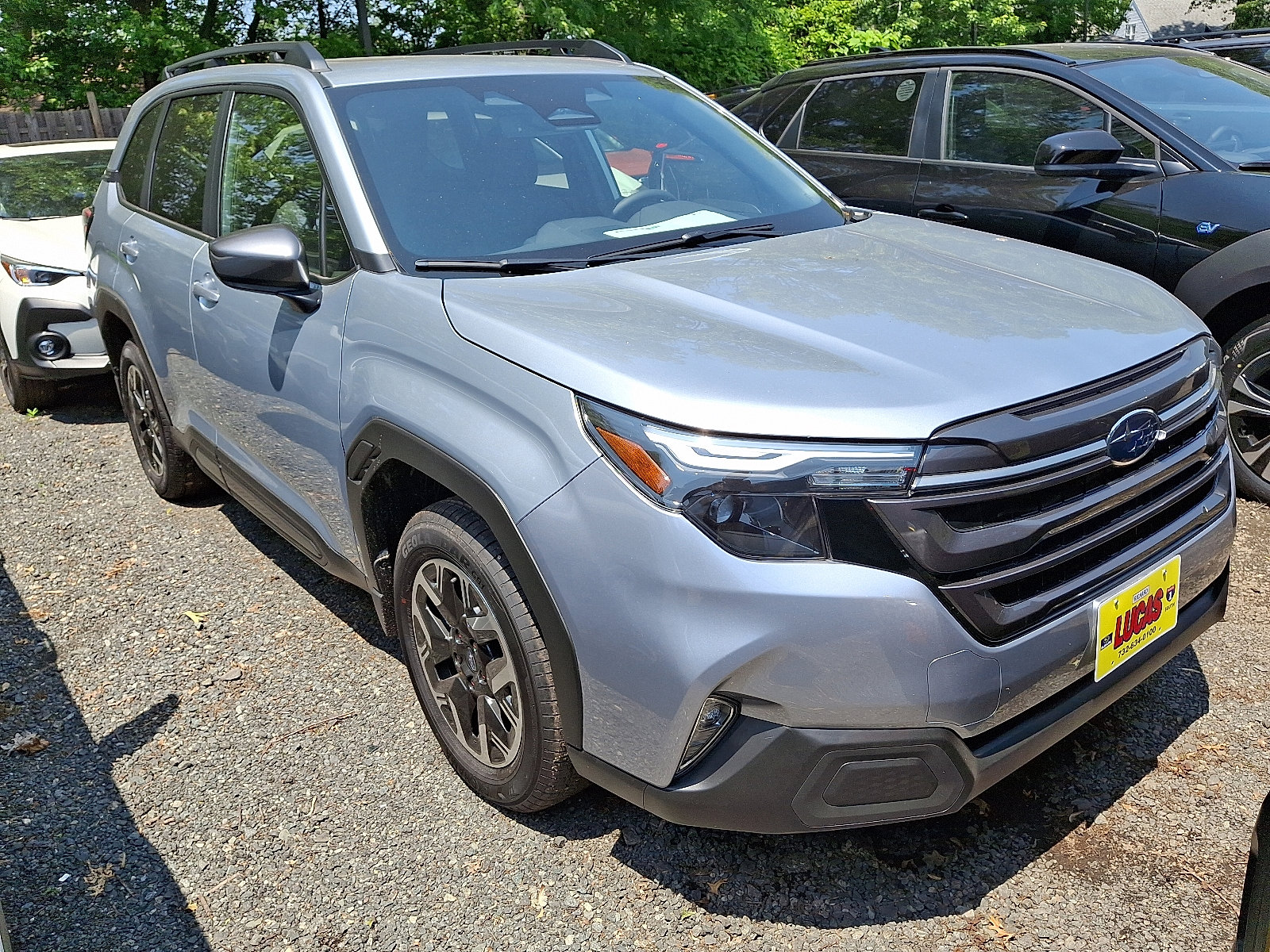 2025 Subaru Forester Premium photo 2