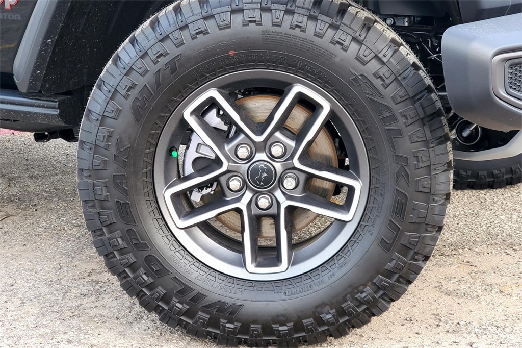 2025 Jeep Gladiator Mojave photo 3
