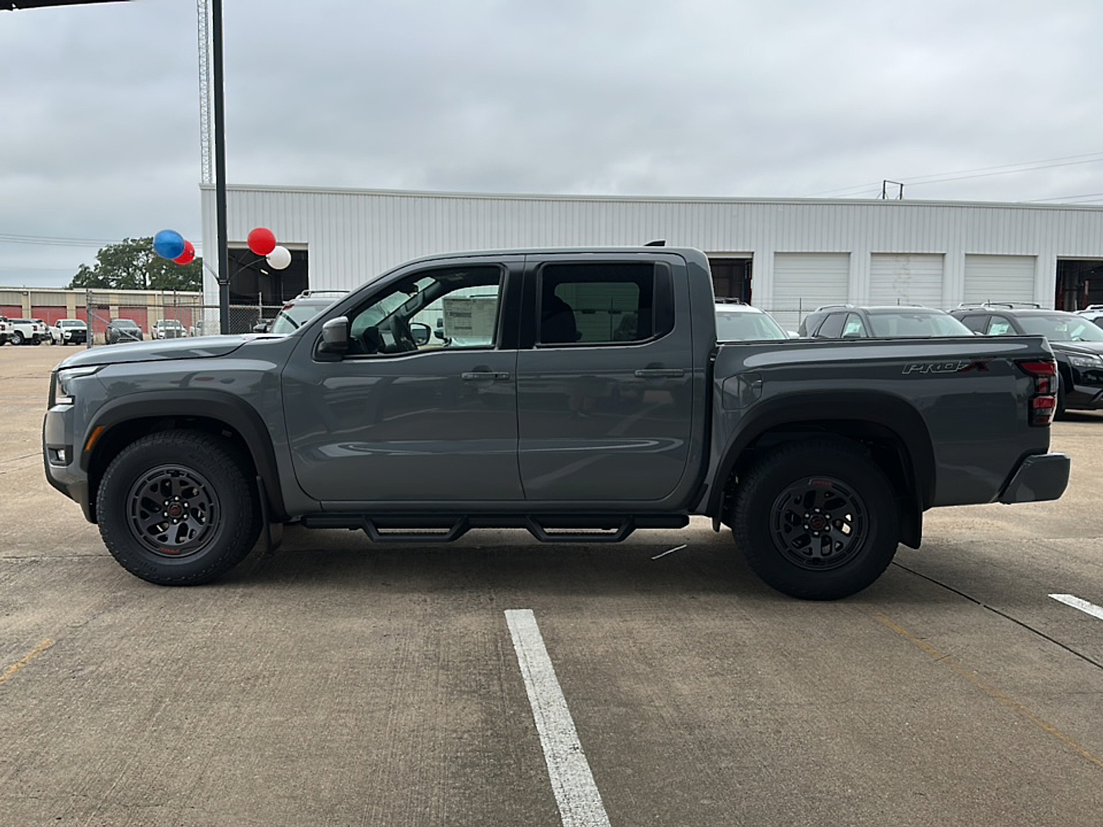 2025 Nissan Frontier PRO-X photo 4