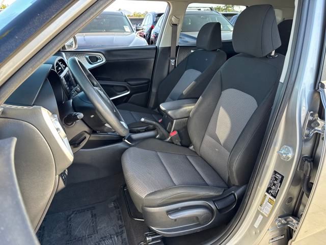 2022 Kia Soul LX photo 4