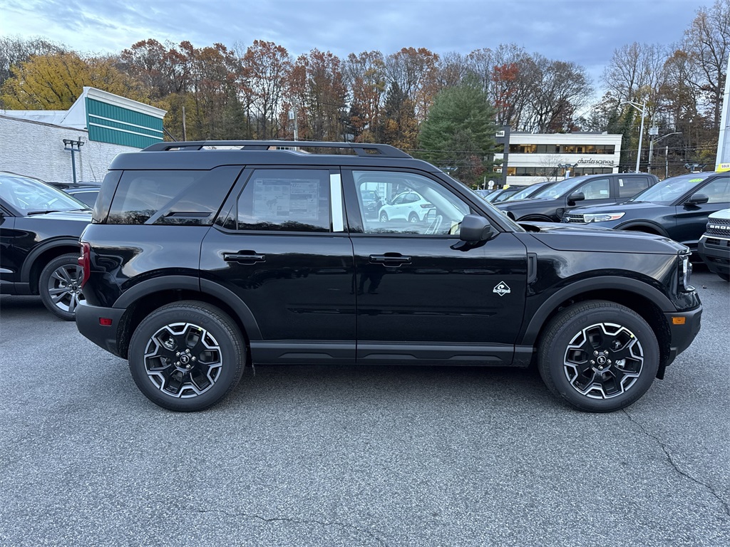 2025 Ford Bronco Sport Outer Banks photo 3