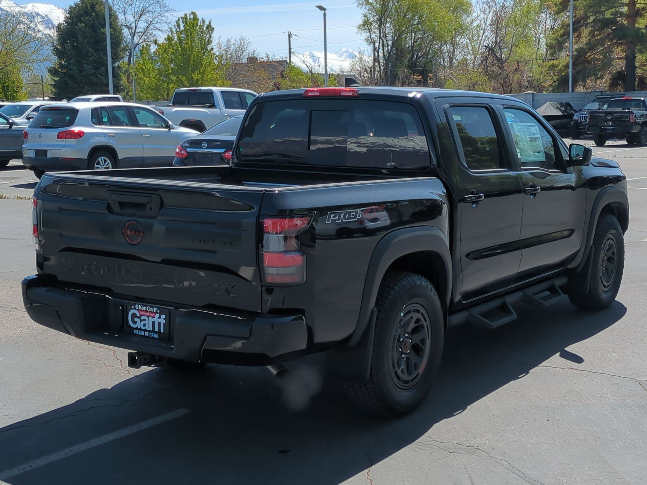 2025 Nissan Frontier PRO-4X photo 3