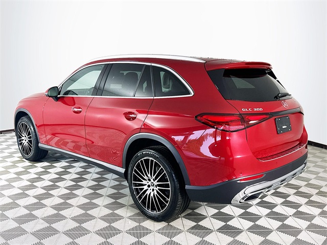 2025 Mercedes Benz GLC 300 photo 5