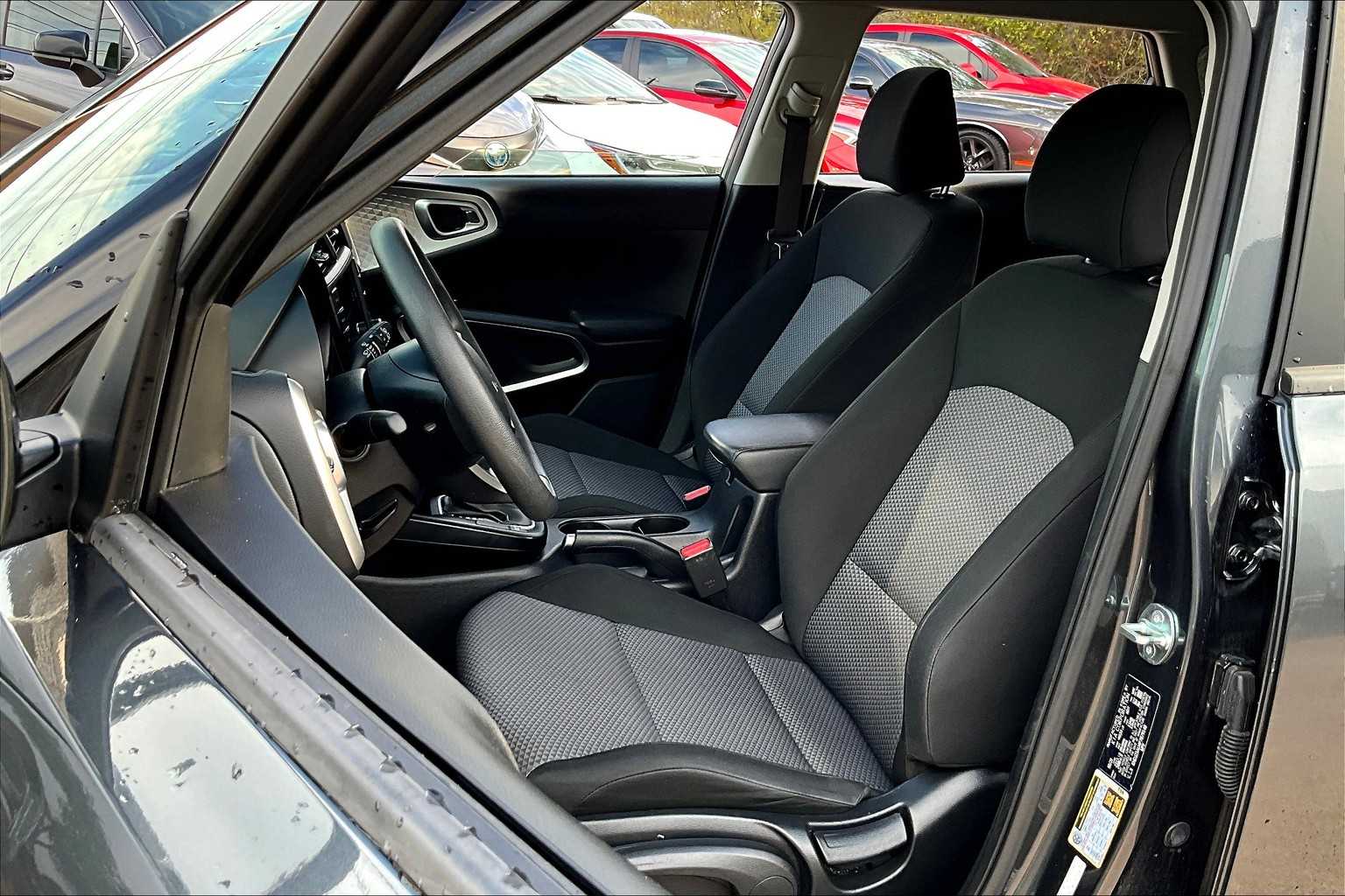 2023 Kia Soul LX S photo 6