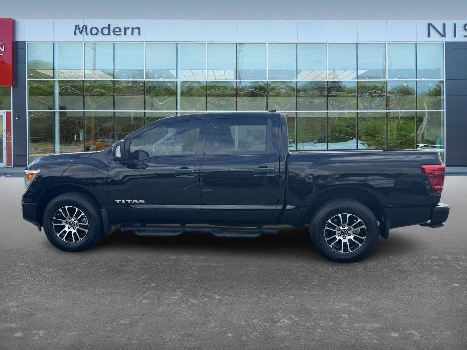 2024 Nissan Titan SV photo 8