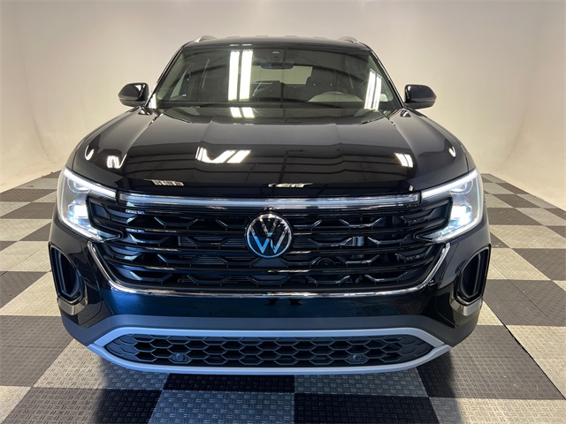 2026 Volkswagen Atlas Cross Sport SE photo 2