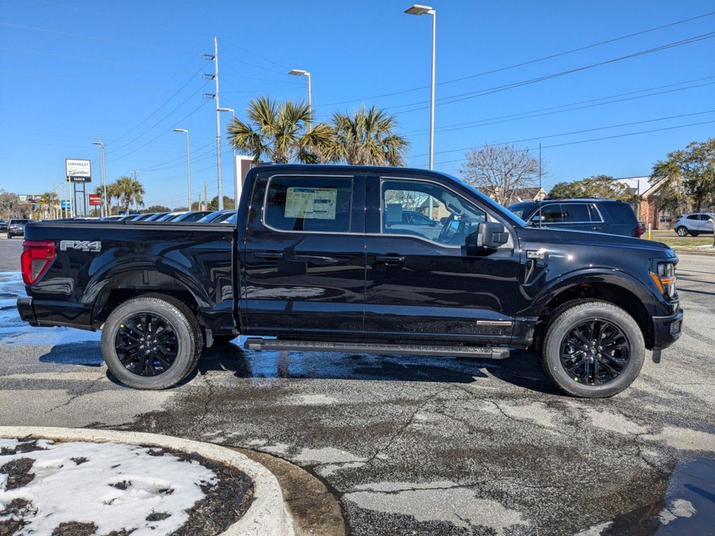 2025 Ford F-150 XLT photo 2