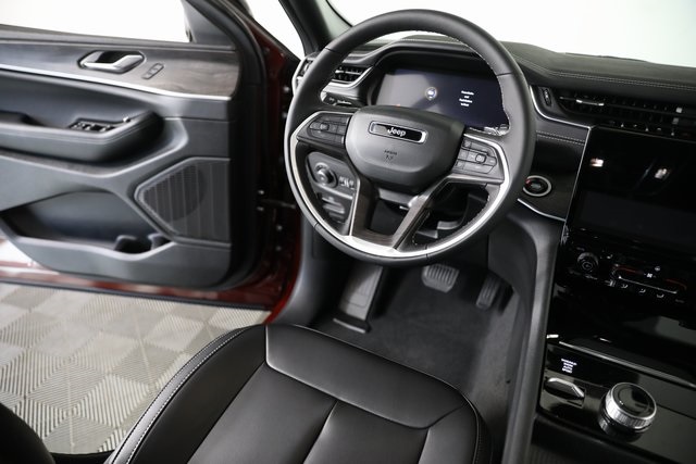 2025 Jeep Grand Cherokee Limited photo 19