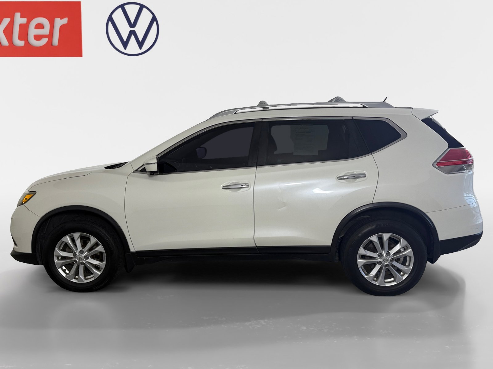 2016 Nissan Rogue SV photo 3