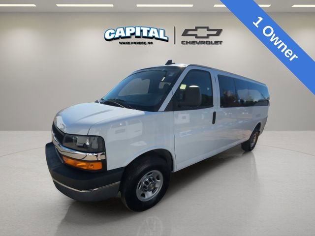2024 Chevrolet Express Passenger LT's photo