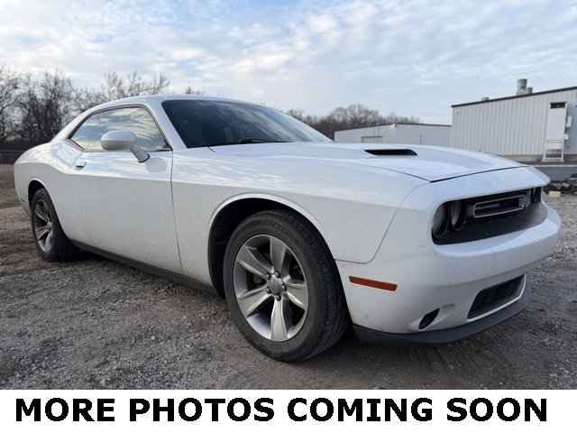 2015 Dodge Challenger SXT's photo