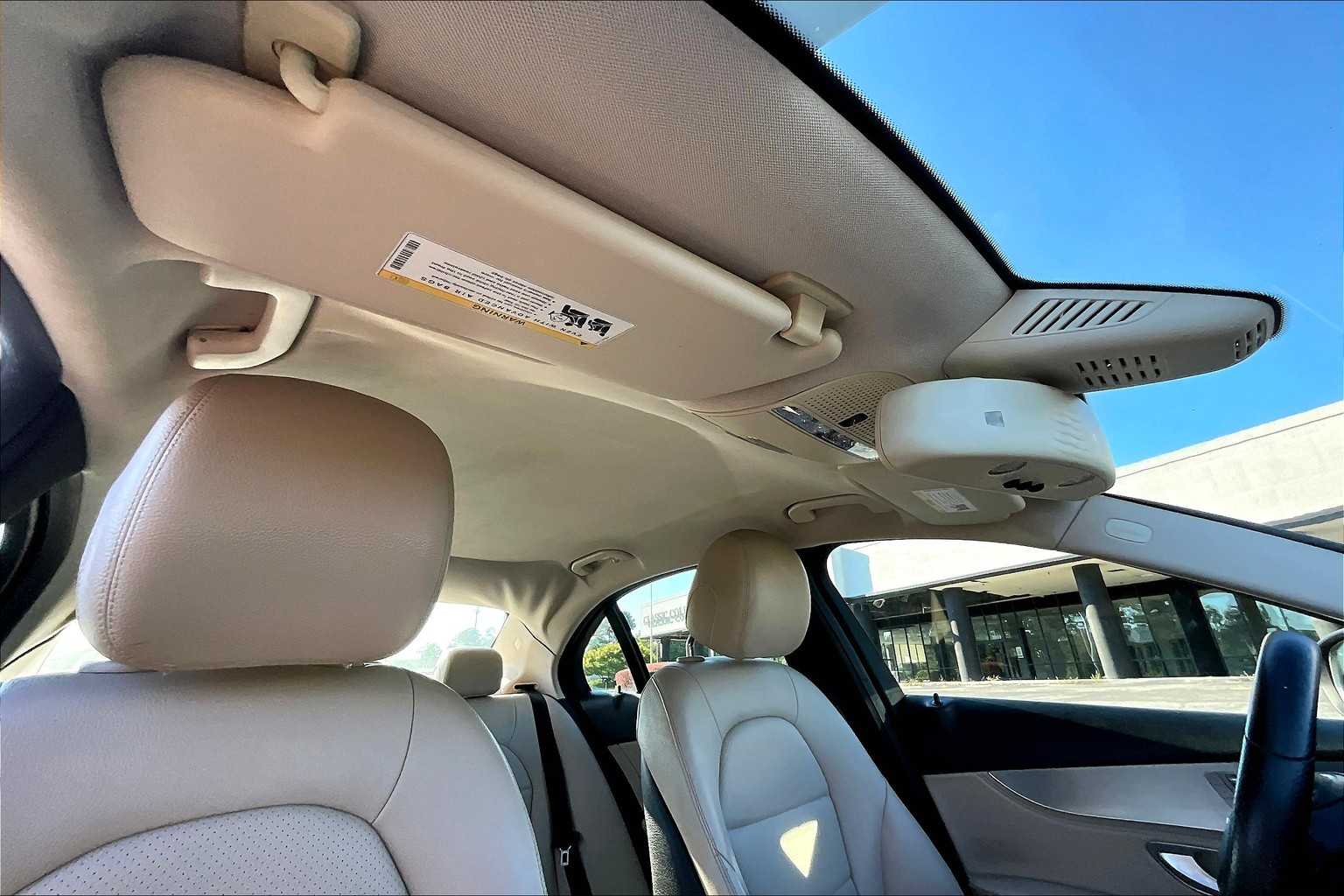 2015 Mercedes Benz C 300 Sedan photo 12