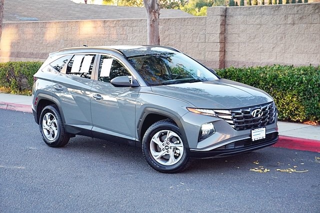 Used 2024 Gray Hyundai SEL image 2