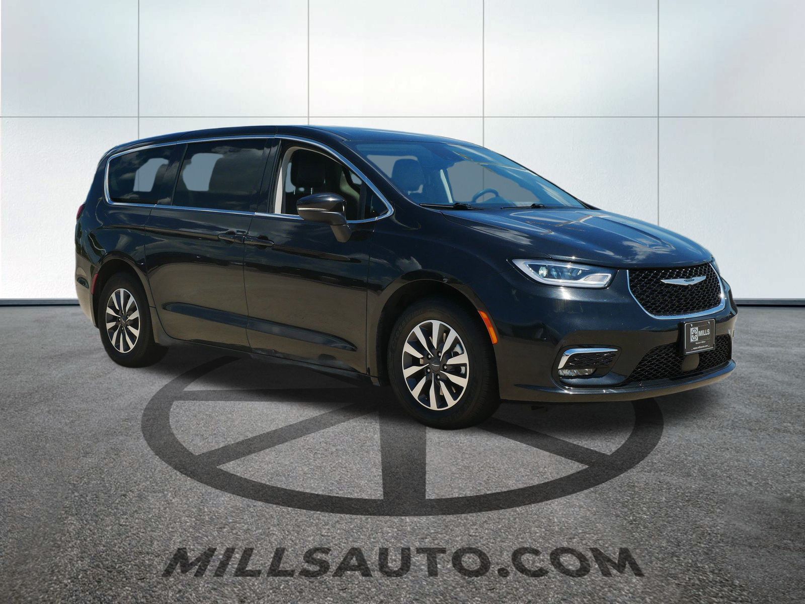 2023 Chrysler Pacifica Hybrid Touring L photo 7