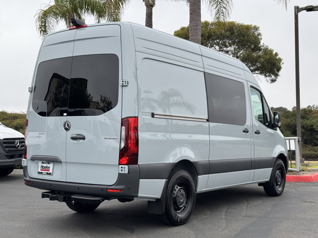 2025 Mercedes Benz Sprinter 2500 photo 3