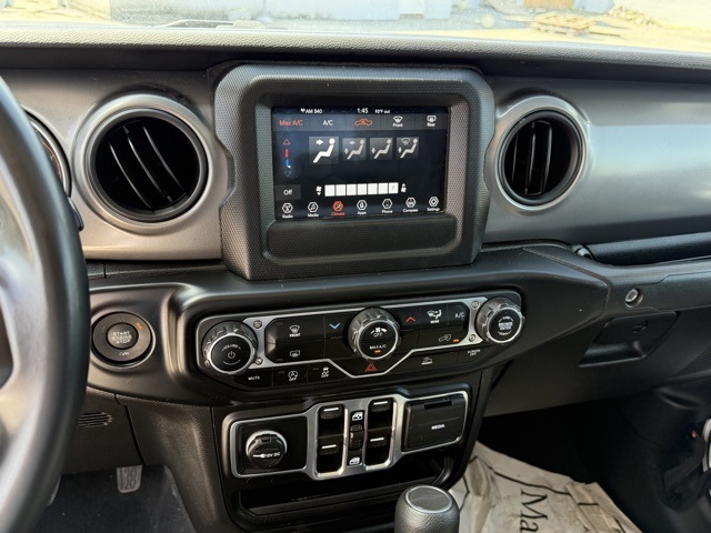 2022 Jeep Gladiator Willys photo 19