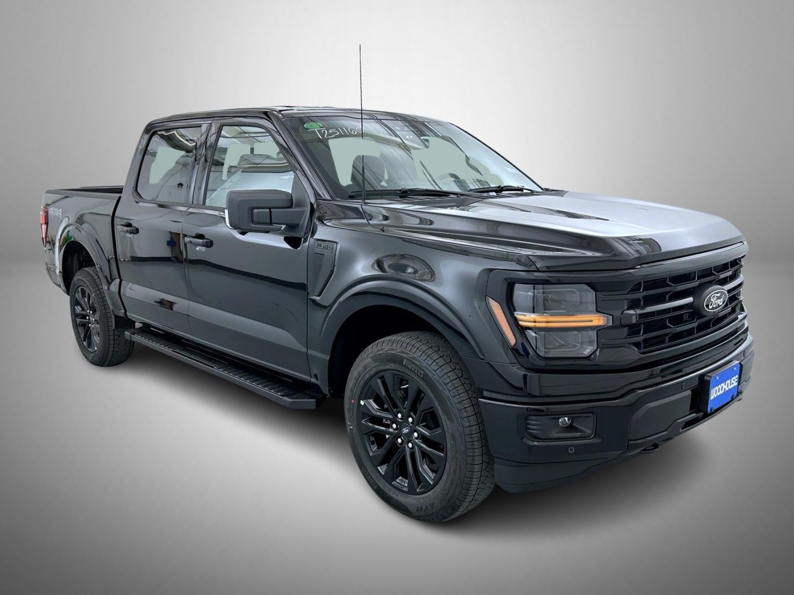 2025 Ford F-150 XLT photo 3