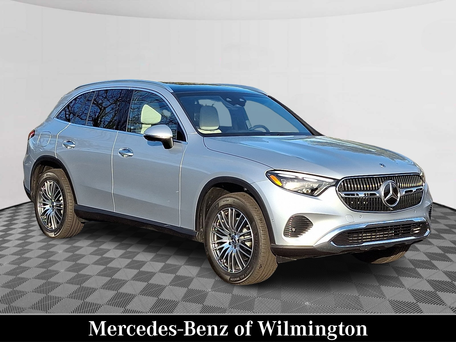 2026 Mercedes-Benz GLC Base's photo