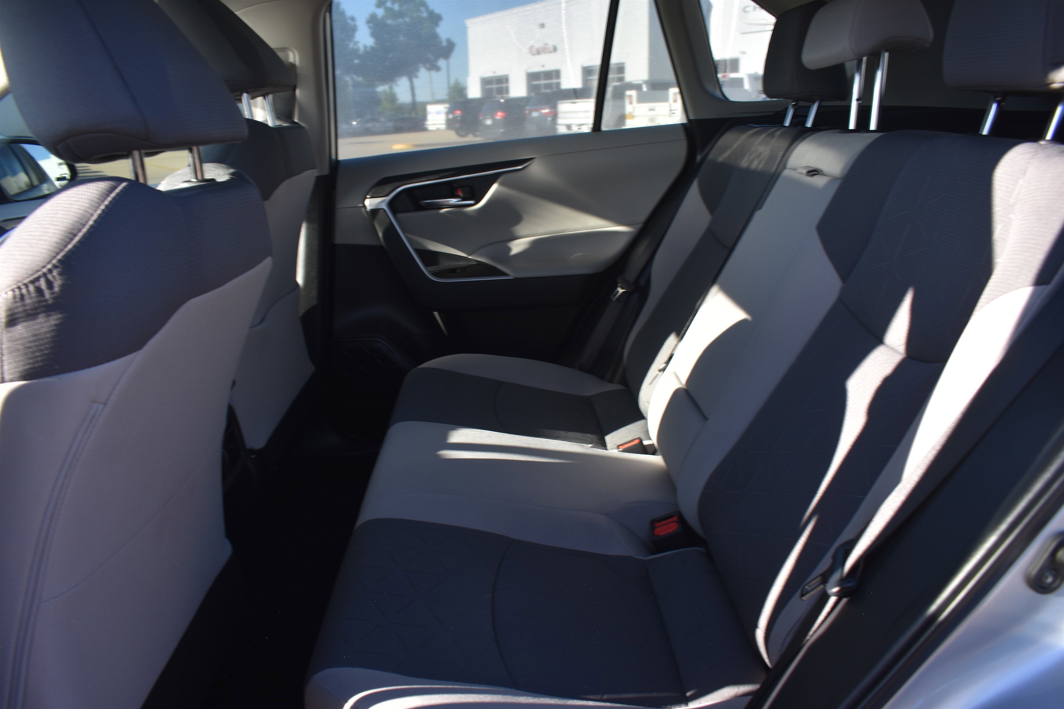 2023 Toyota RAV4 XLE photo 9
